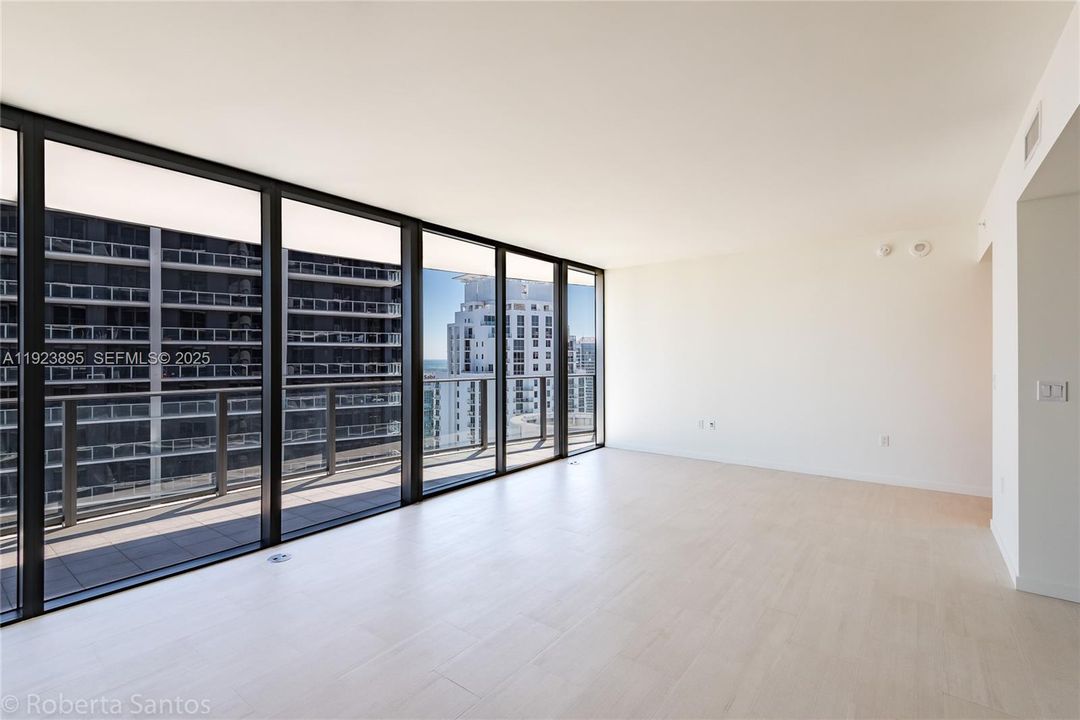 For Sale: $1,500,000 (2 beds, 2 baths, 1236 Square Feet)