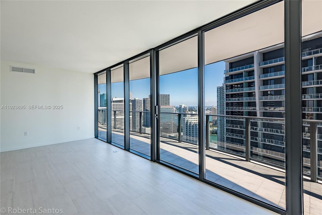 For Sale: $1,500,000 (2 beds, 2 baths, 1236 Square Feet)