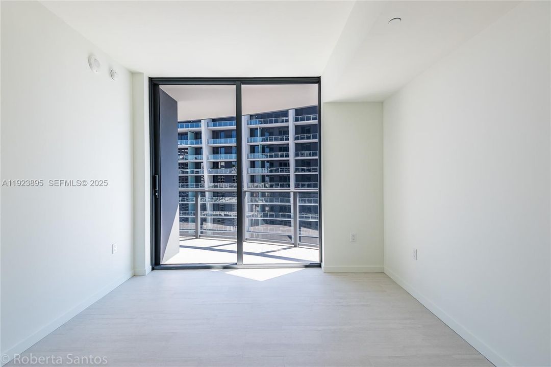 For Sale: $1,500,000 (2 beds, 2 baths, 1236 Square Feet)