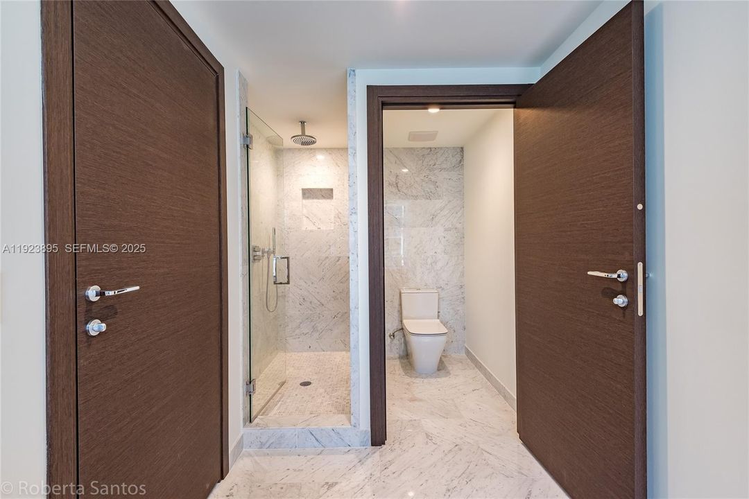 For Sale: $1,500,000 (2 beds, 2 baths, 1236 Square Feet)