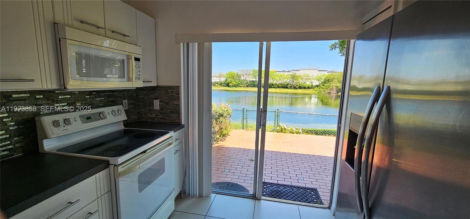 For Rent: $2,850 (3 beds, 2 baths, 1330 Square Feet)