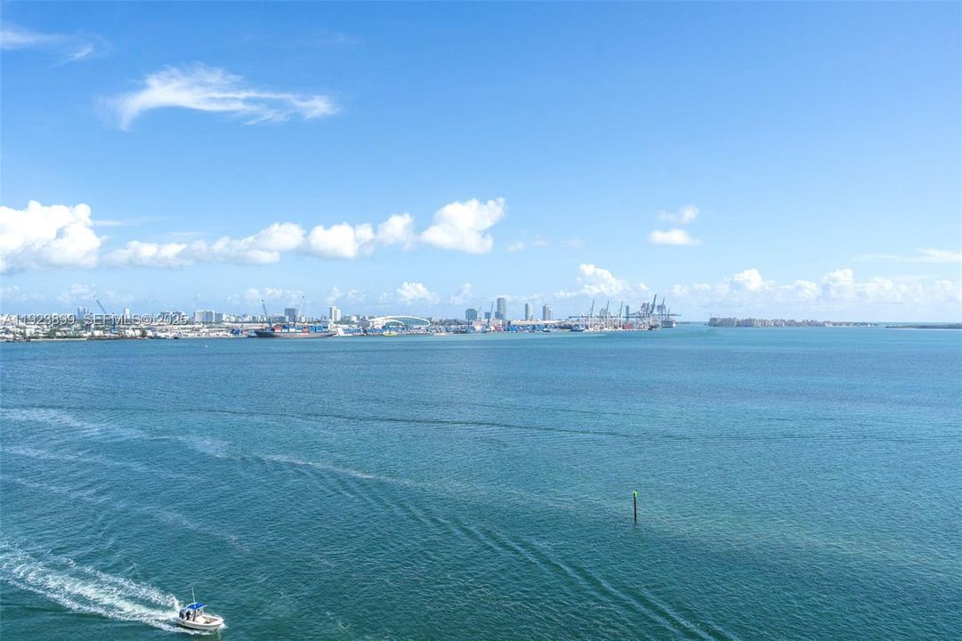 For Rent: $4,500 (2 beds, 2 baths, 960 Square Feet)