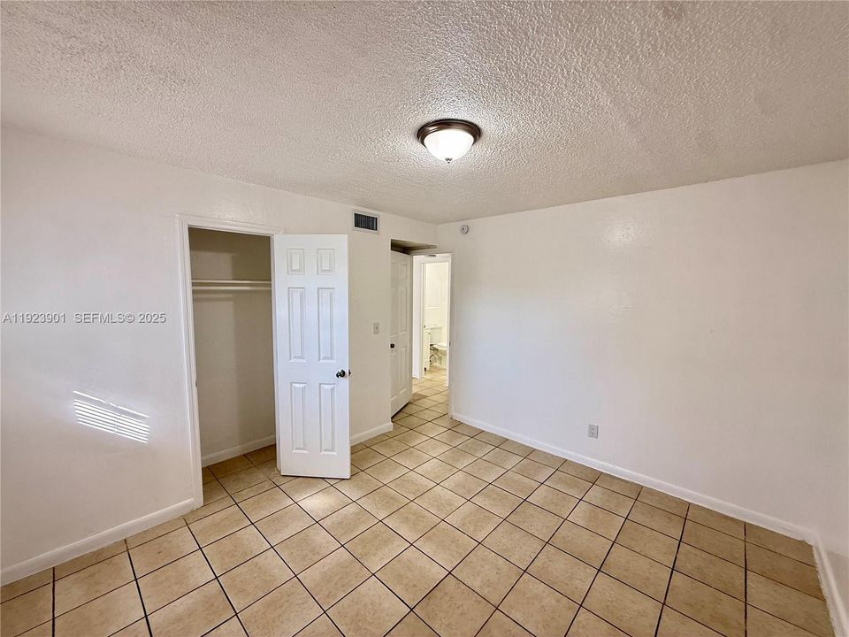 For Rent: $1,795 (2 beds, 1 baths, 700 Square Feet)