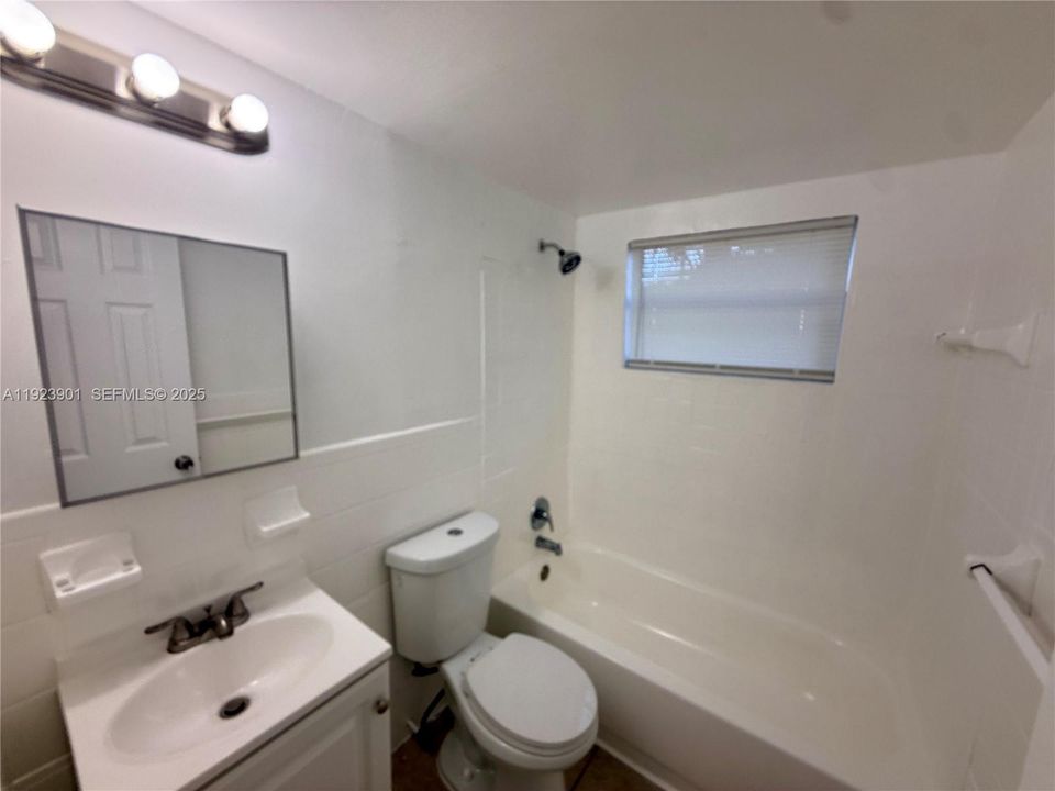 For Rent: $1,795 (2 beds, 1 baths, 700 Square Feet)