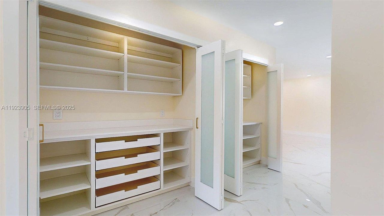 En Renta: $14,000 (4 camas, 3 baños, 3443 Pies cuadrados)