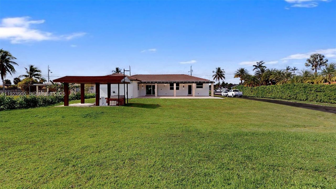 En Renta: $14,000 (4 camas, 3 baños, 3443 Pies cuadrados)