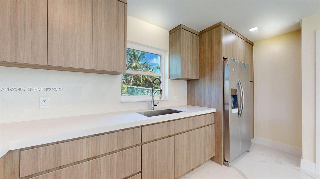 En Renta: $14,000 (4 camas, 3 baños, 3443 Pies cuadrados)