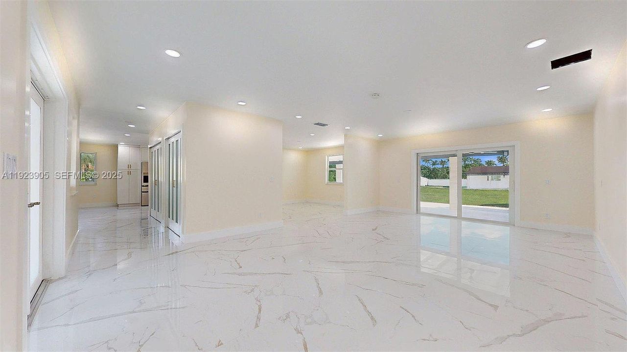 En Renta: $14,000 (4 camas, 3 baños, 3443 Pies cuadrados)