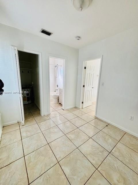 For Rent: $1,300 (1 beds, 1 baths, 450 Square Feet)