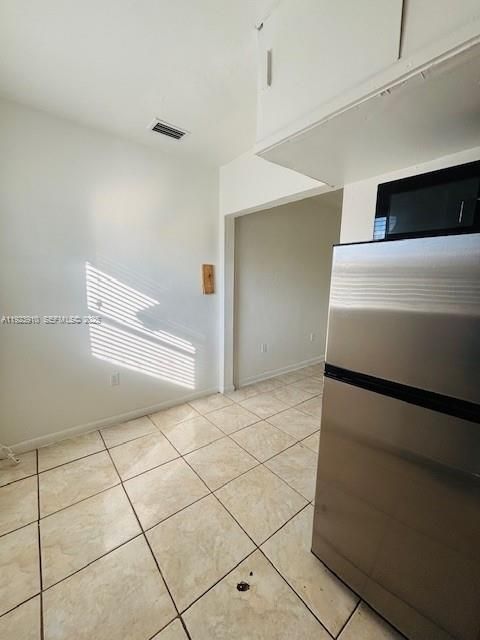 For Rent: $1,300 (1 beds, 1 baths, 450 Square Feet)