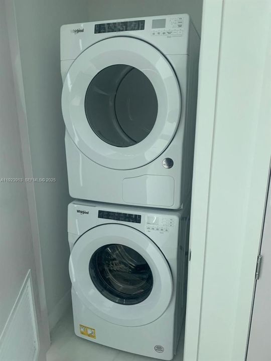 待售: $1,390,000 (2 贝兹, 2 浴室, 1382 平方英尺)