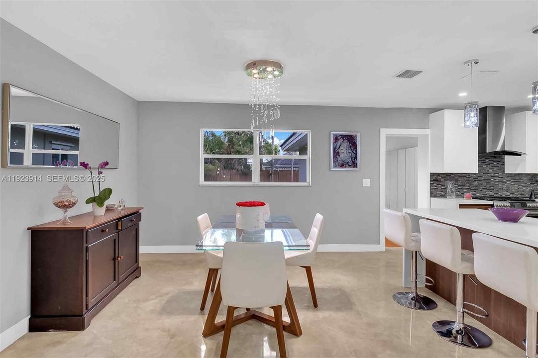 En Venta: $1,380,000 (3 camas, 2 baños, 2196 Pies cuadrados)