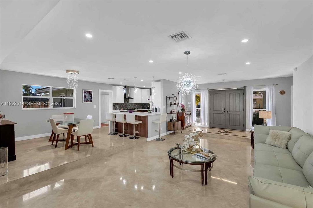 En Venta: $1,380,000 (3 camas, 2 baños, 2196 Pies cuadrados)