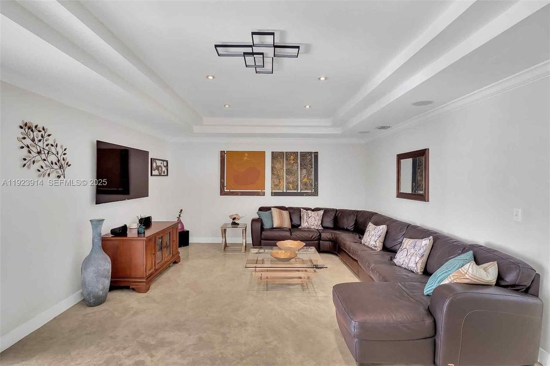 En Venta: $1,380,000 (3 camas, 2 baños, 2196 Pies cuadrados)