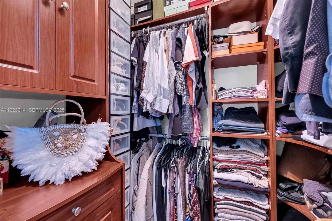 En Venta: $1,380,000 (3 camas, 2 baños, 2196 Pies cuadrados)