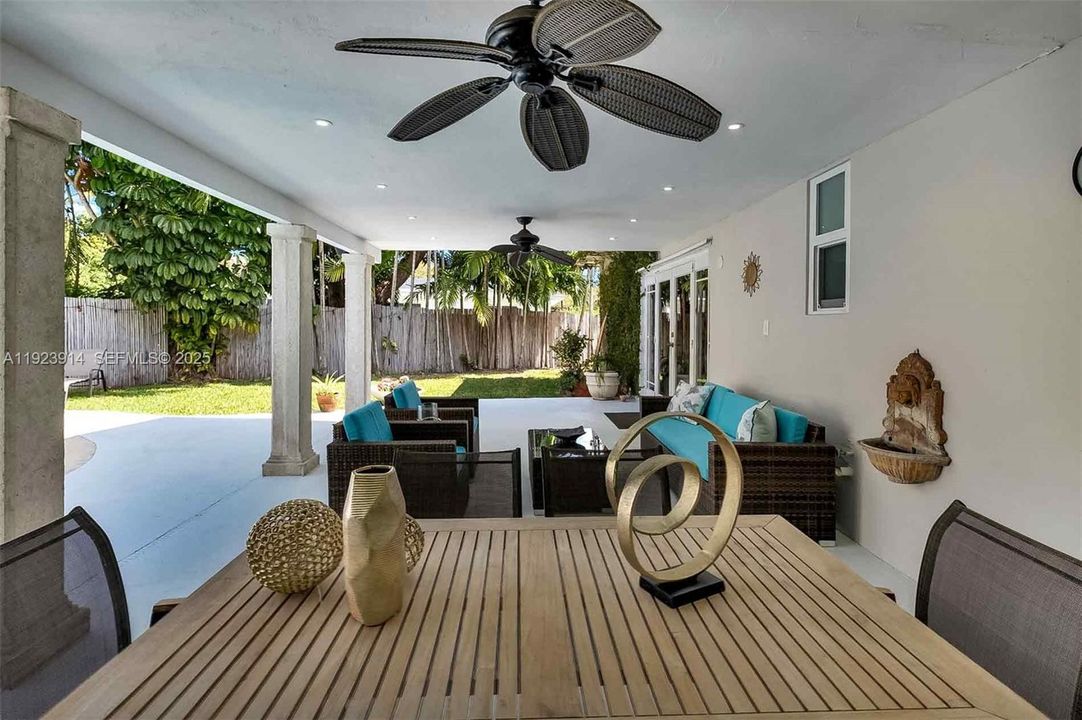 En Venta: $1,380,000 (3 camas, 2 baños, 2196 Pies cuadrados)