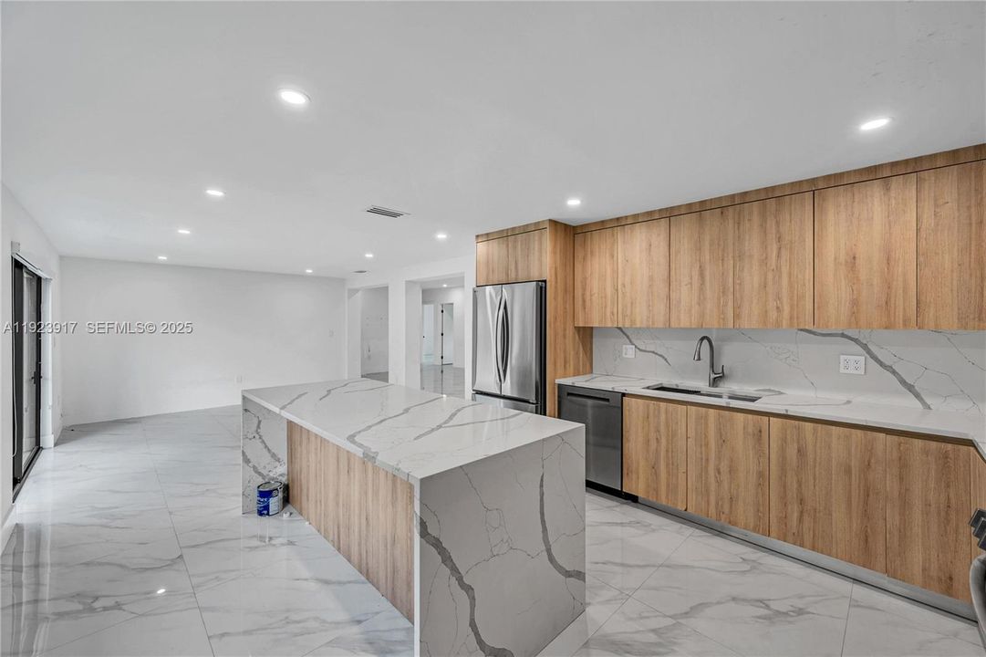 For Sale: $1,250,000 (4 beds, 4 baths, 1922 Square Feet)