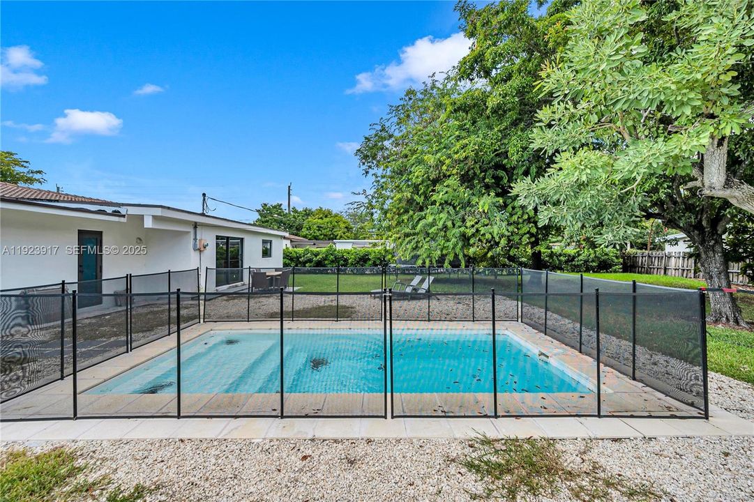 For Sale: $1,250,000 (4 beds, 4 baths, 1922 Square Feet)