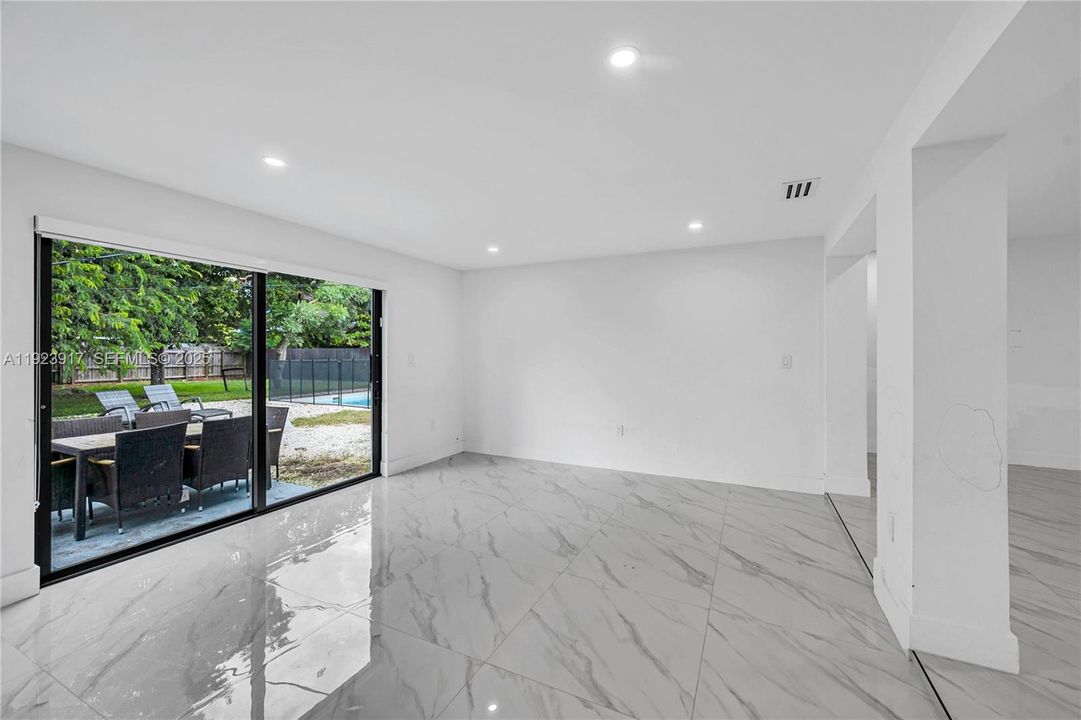 For Sale: $1,250,000 (4 beds, 4 baths, 1922 Square Feet)