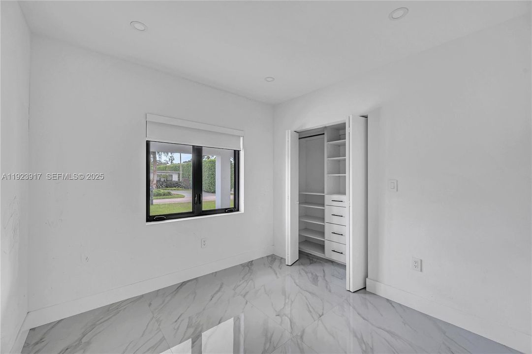 For Sale: $1,250,000 (4 beds, 4 baths, 1922 Square Feet)