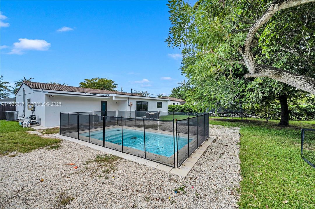 For Sale: $1,250,000 (4 beds, 4 baths, 1922 Square Feet)