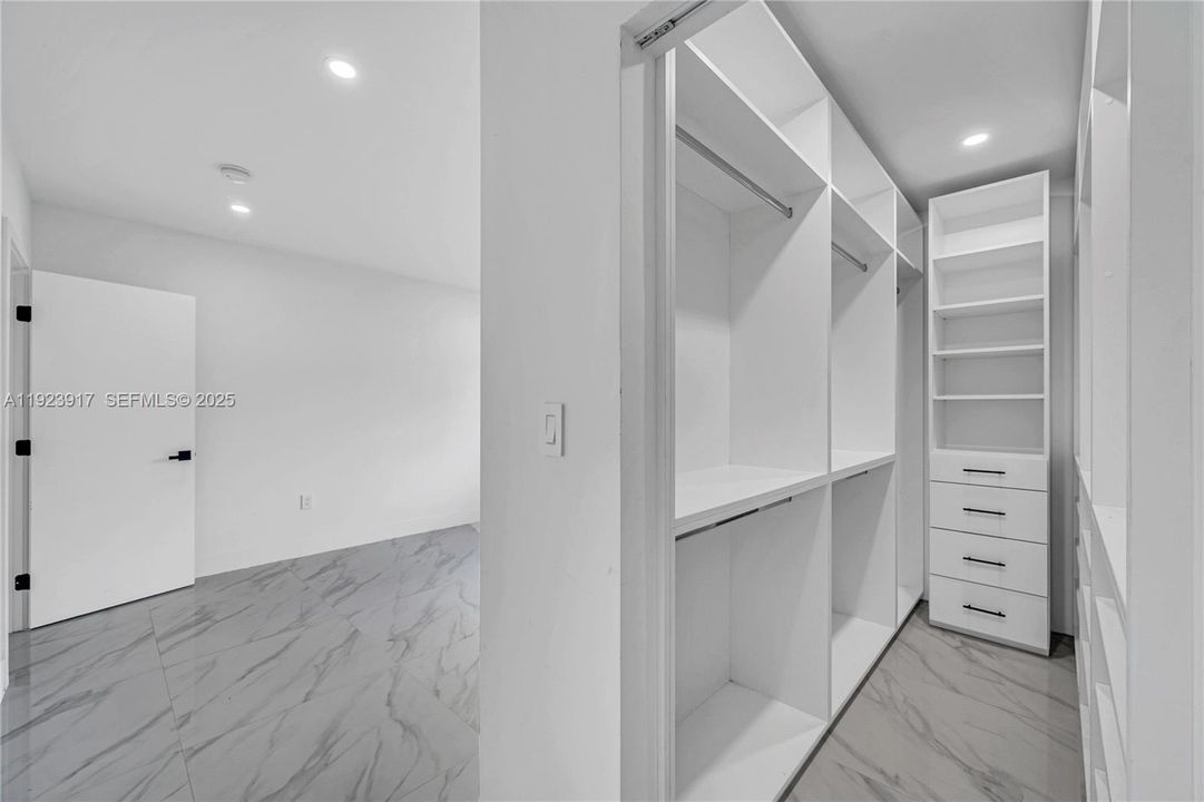 For Sale: $1,250,000 (4 beds, 4 baths, 1922 Square Feet)