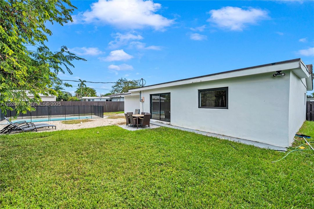 For Sale: $1,250,000 (4 beds, 4 baths, 1922 Square Feet)