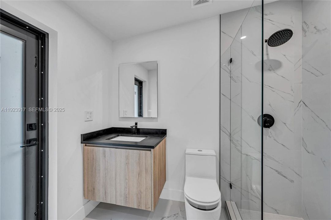 For Sale: $1,250,000 (4 beds, 4 baths, 1922 Square Feet)