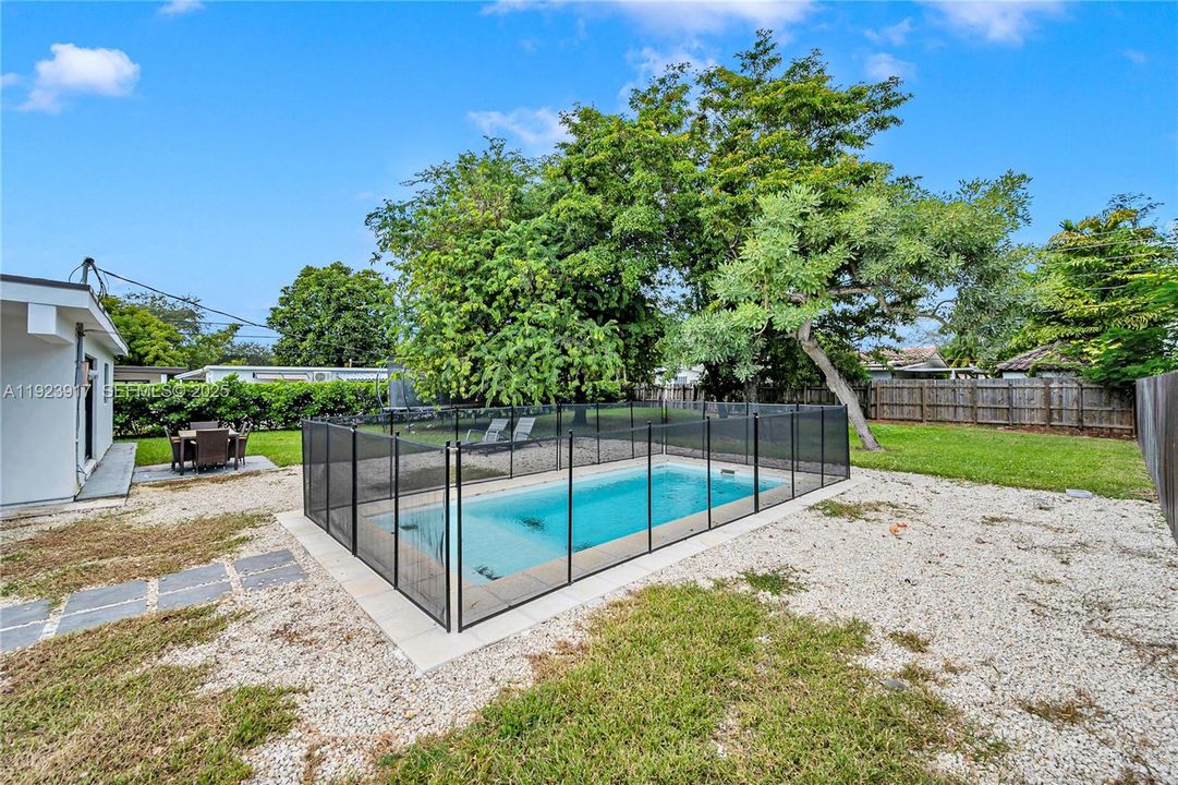 For Sale: $1,250,000 (4 beds, 4 baths, 1922 Square Feet)