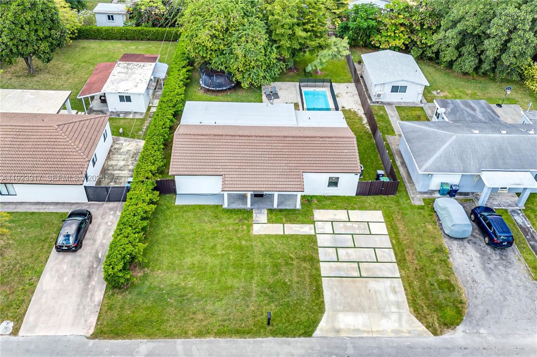 For Sale: $1,250,000 (4 beds, 4 baths, 1922 Square Feet)