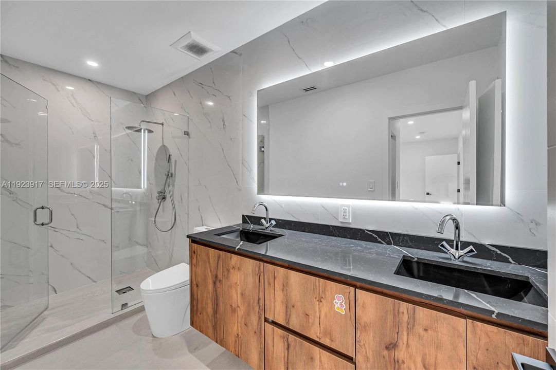 For Sale: $1,250,000 (4 beds, 4 baths, 1922 Square Feet)