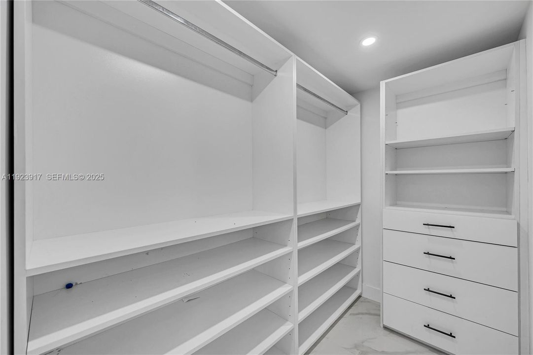 For Sale: $1,250,000 (4 beds, 4 baths, 1922 Square Feet)