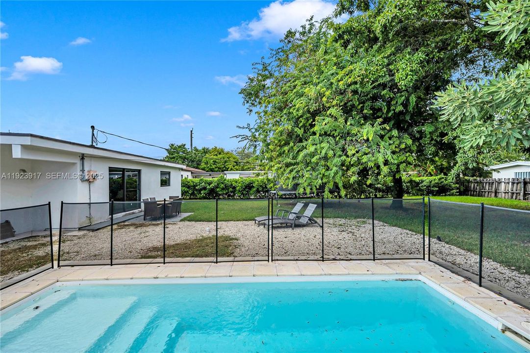 For Sale: $1,250,000 (4 beds, 4 baths, 1922 Square Feet)