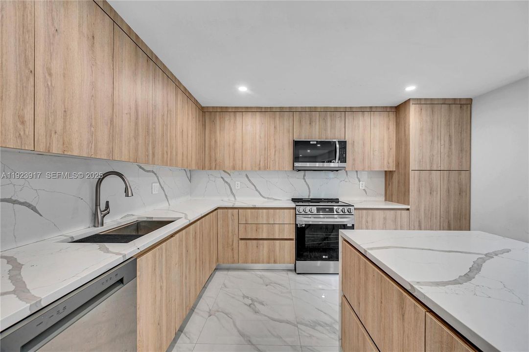 For Sale: $1,250,000 (4 beds, 4 baths, 1922 Square Feet)