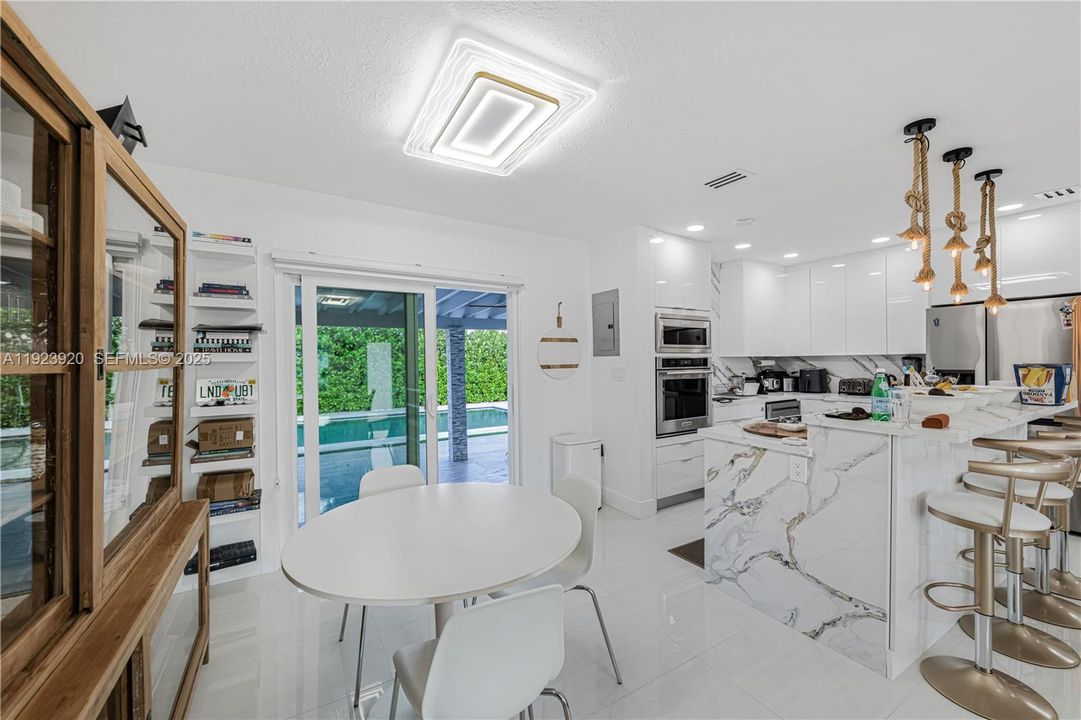 For Sale: $1,180,000 (3 beds, 2 baths, 1470 Square Feet)