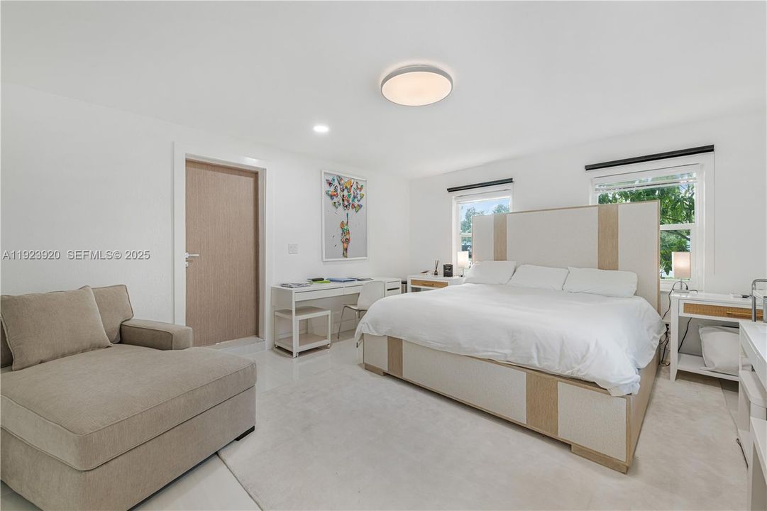 For Sale: $1,180,000 (3 beds, 2 baths, 1470 Square Feet)