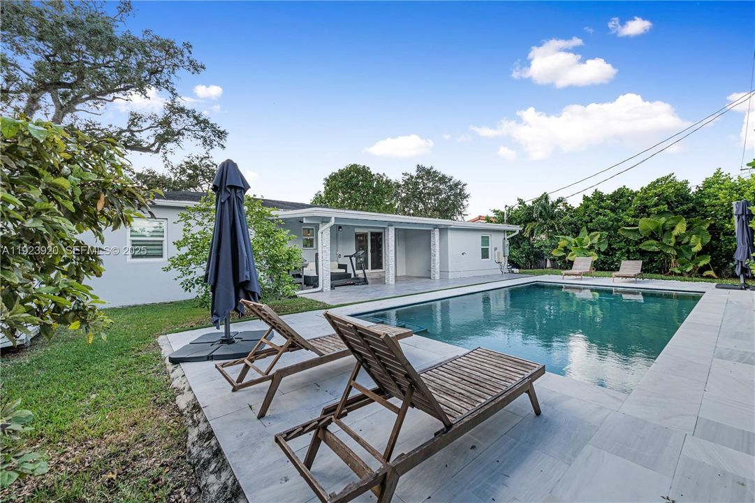 For Sale: $1,180,000 (3 beds, 2 baths, 1470 Square Feet)