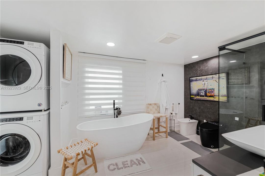 For Sale: $1,180,000 (3 beds, 2 baths, 1470 Square Feet)