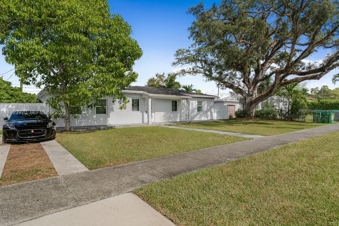 For Sale: $1,180,000 (3 beds, 2 baths, 1470 Square Feet)