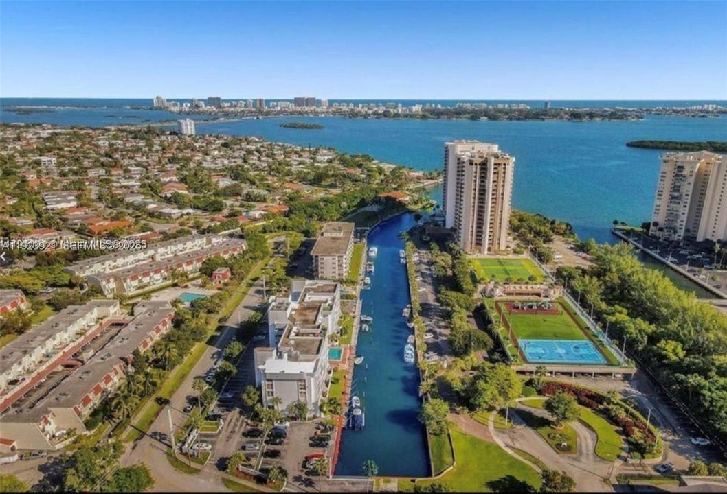 待售: $199,000 (0 贝兹, 1 浴室, 560 平方英尺)