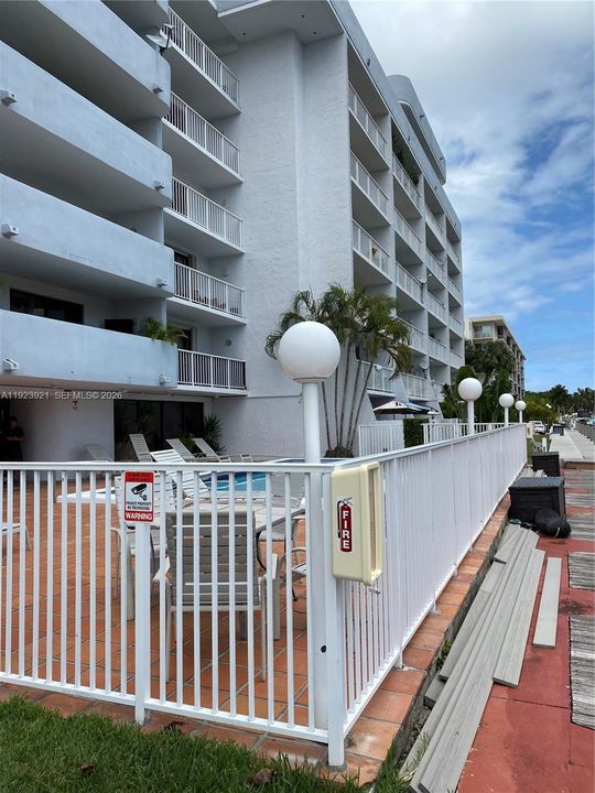 For Sale: $155,000 (1 beds, 1 baths, 560 Square Feet)