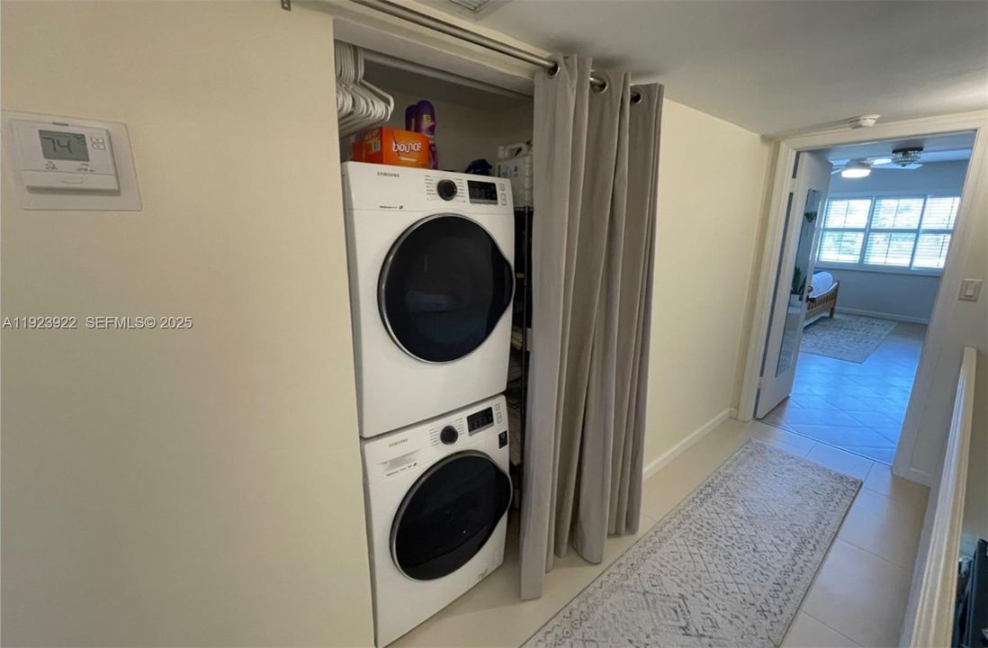 出租: $3,800 (2 贝兹, 2 浴室, 1500 平方英尺)