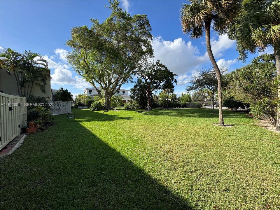 出租: $3,800 (2 贝兹, 2 浴室, 1500 平方英尺)