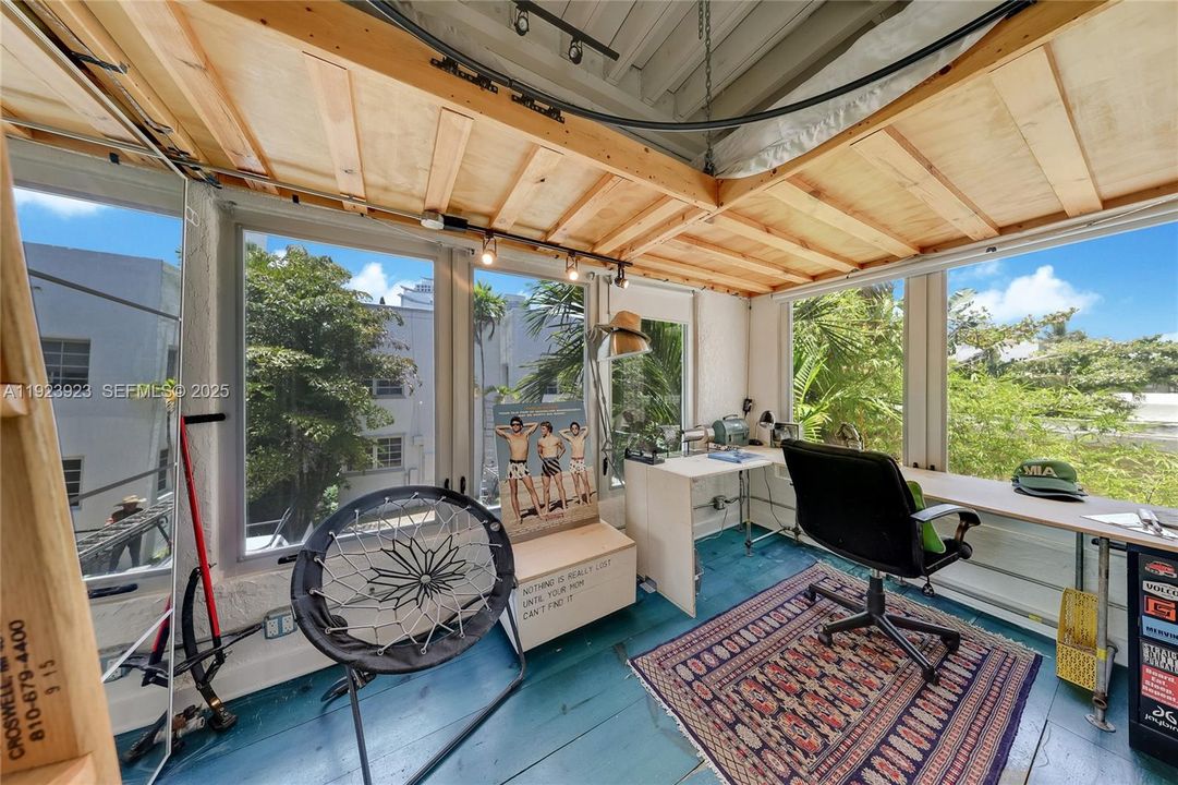 En Venta: $1,550,000 (3 camas, 2 baños, 1680 Pies cuadrados)