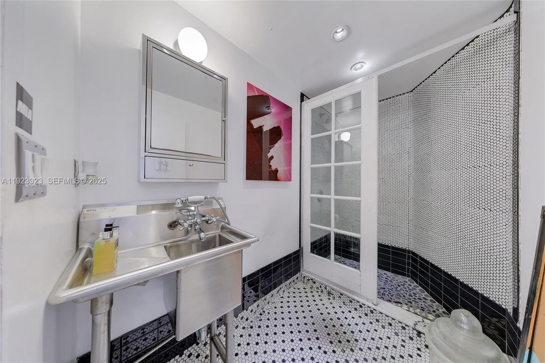 En Venta: $1,550,000 (3 camas, 2 baños, 1680 Pies cuadrados)