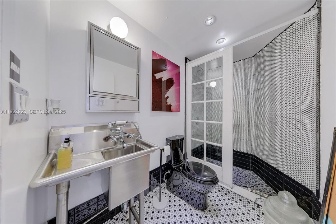 En Venta: $1,550,000 (3 camas, 2 baños, 1680 Pies cuadrados)