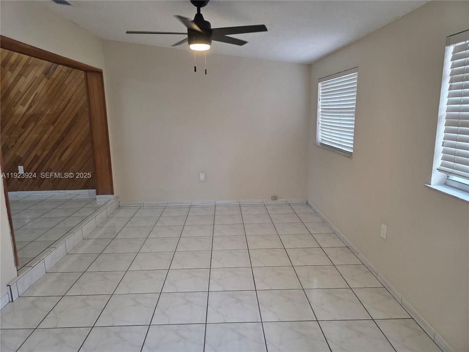 For Rent: $3,250 (3 beds, 1 baths, 1361 Square Feet)