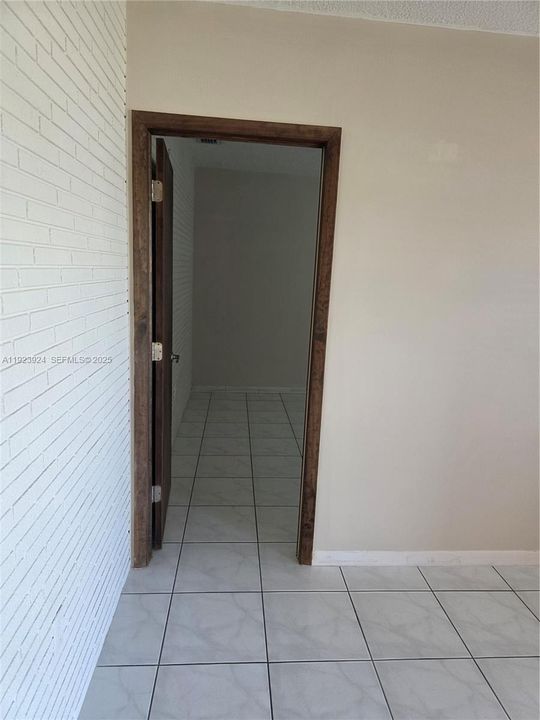 For Rent: $3,250 (3 beds, 1 baths, 1361 Square Feet)