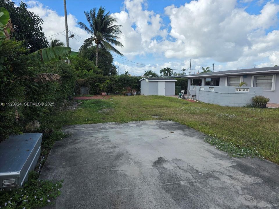 For Rent: $3,250 (3 beds, 1 baths, 1361 Square Feet)