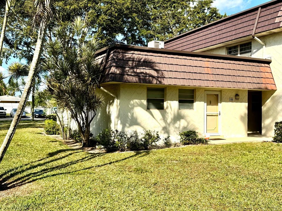 Exterior View corner unit